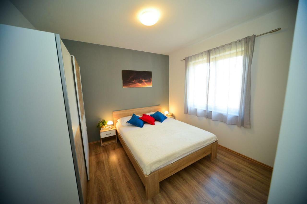 Apartment Marcella 2 ลิยูบาช ภายนอก รูปภาพ